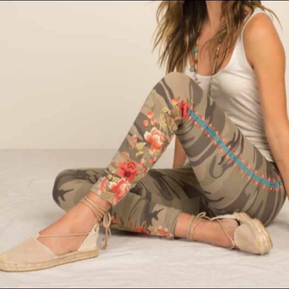 Johnny Was Pants - 🍃💕NWT Johnny Was Embroidered Camo Legging